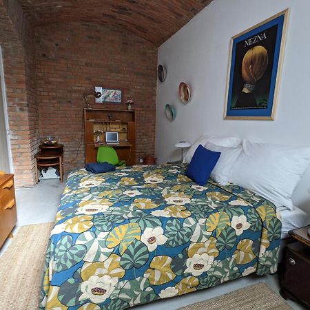 Romantic And Atypical Apartments In Prague'S Montmartre Esterno foto