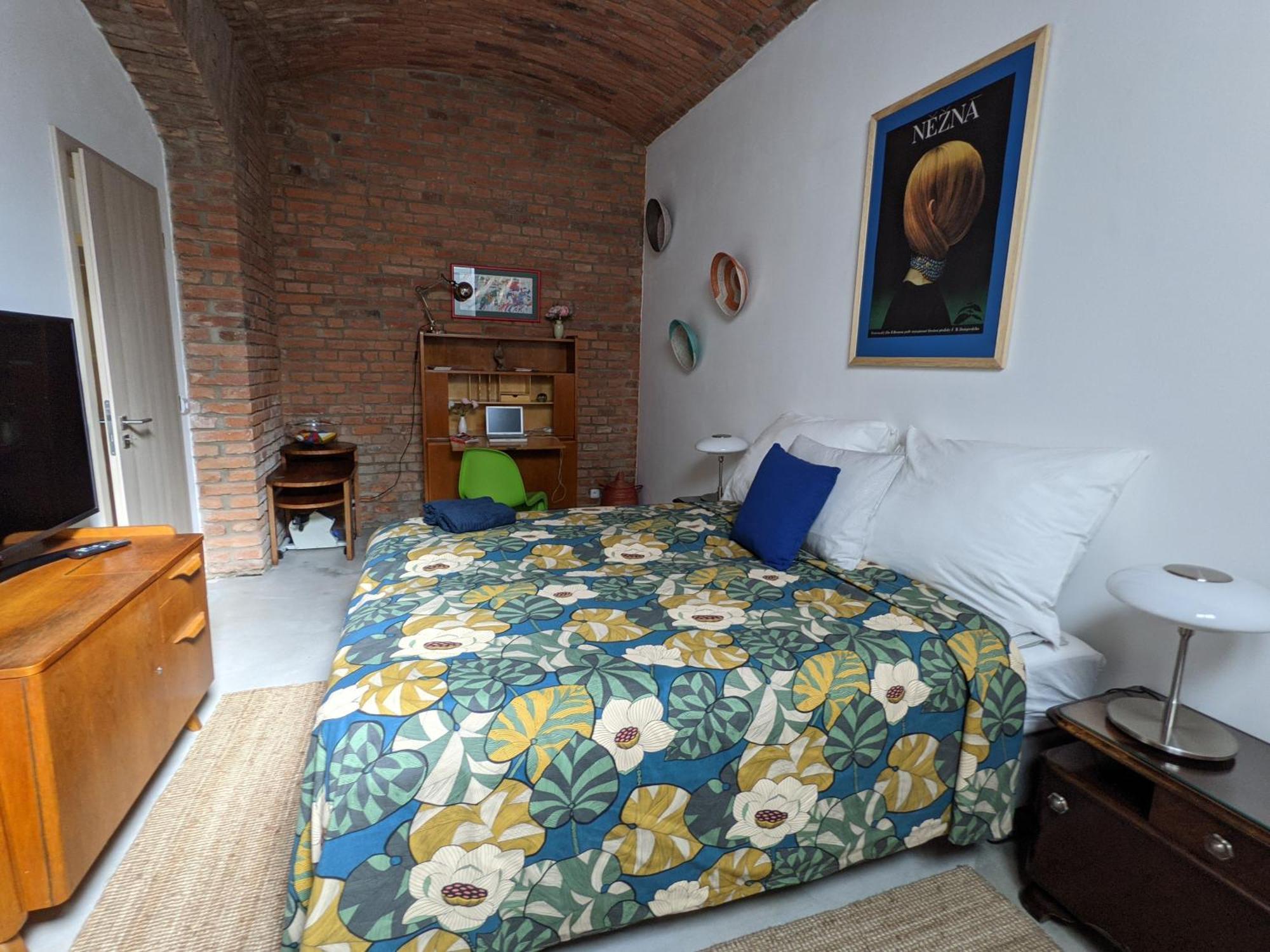 Romantic And Atypical Apartments In Prague'S Montmartre Esterno foto